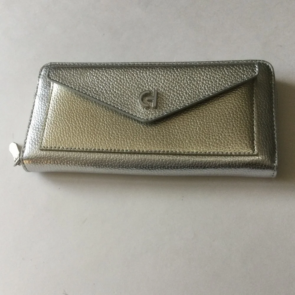 COLE HAAN TOWN CONTINENTAL ZIP AROUND LEATHER WALLET SILVER / GOLD METALLIC NEW